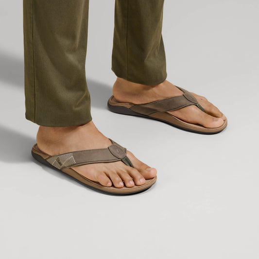 OluKai Tuahine - Hunter / Golden Sand