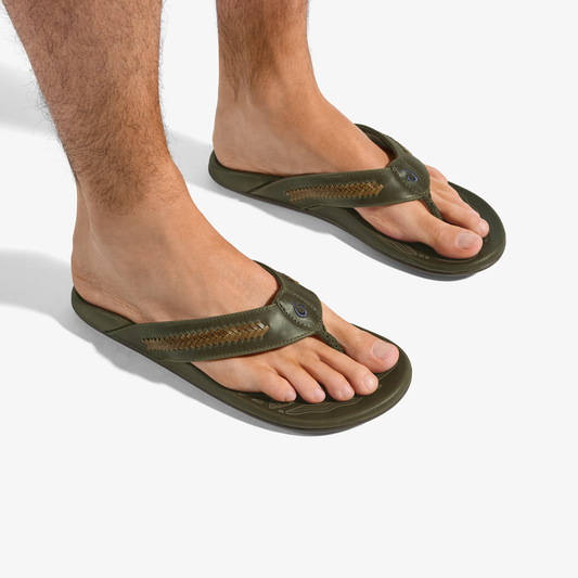 OluKai Mea Ola Mano-Mustang / Tan