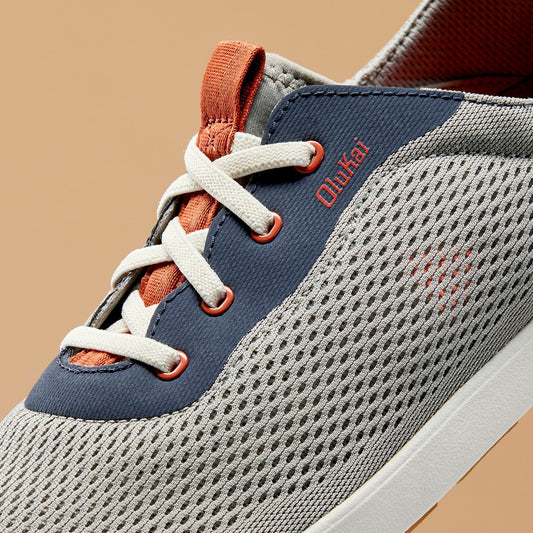 OluKai Moku Pae - Ash / Trench Blue