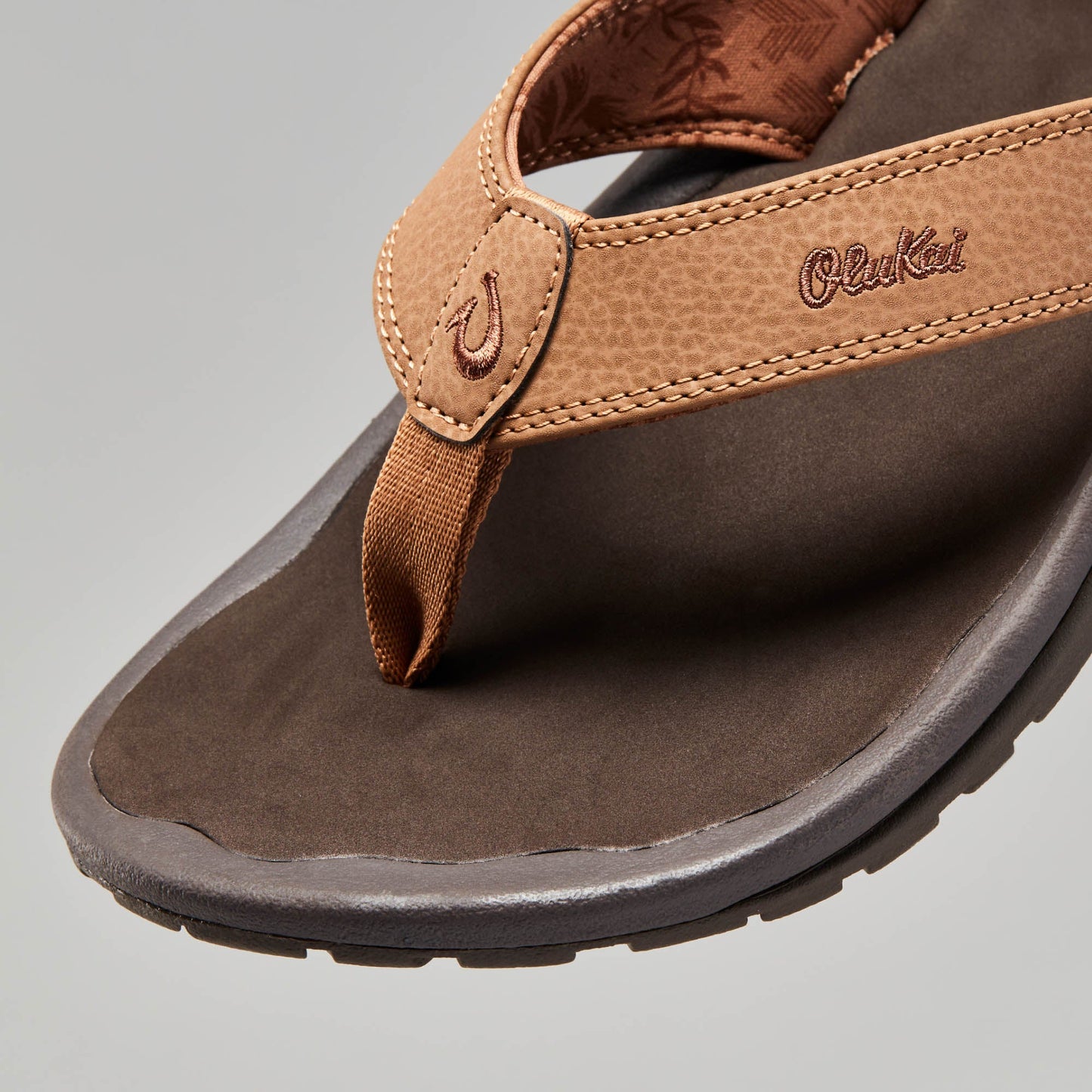 OluKai ‘Ohana - Tan / Dark Java
