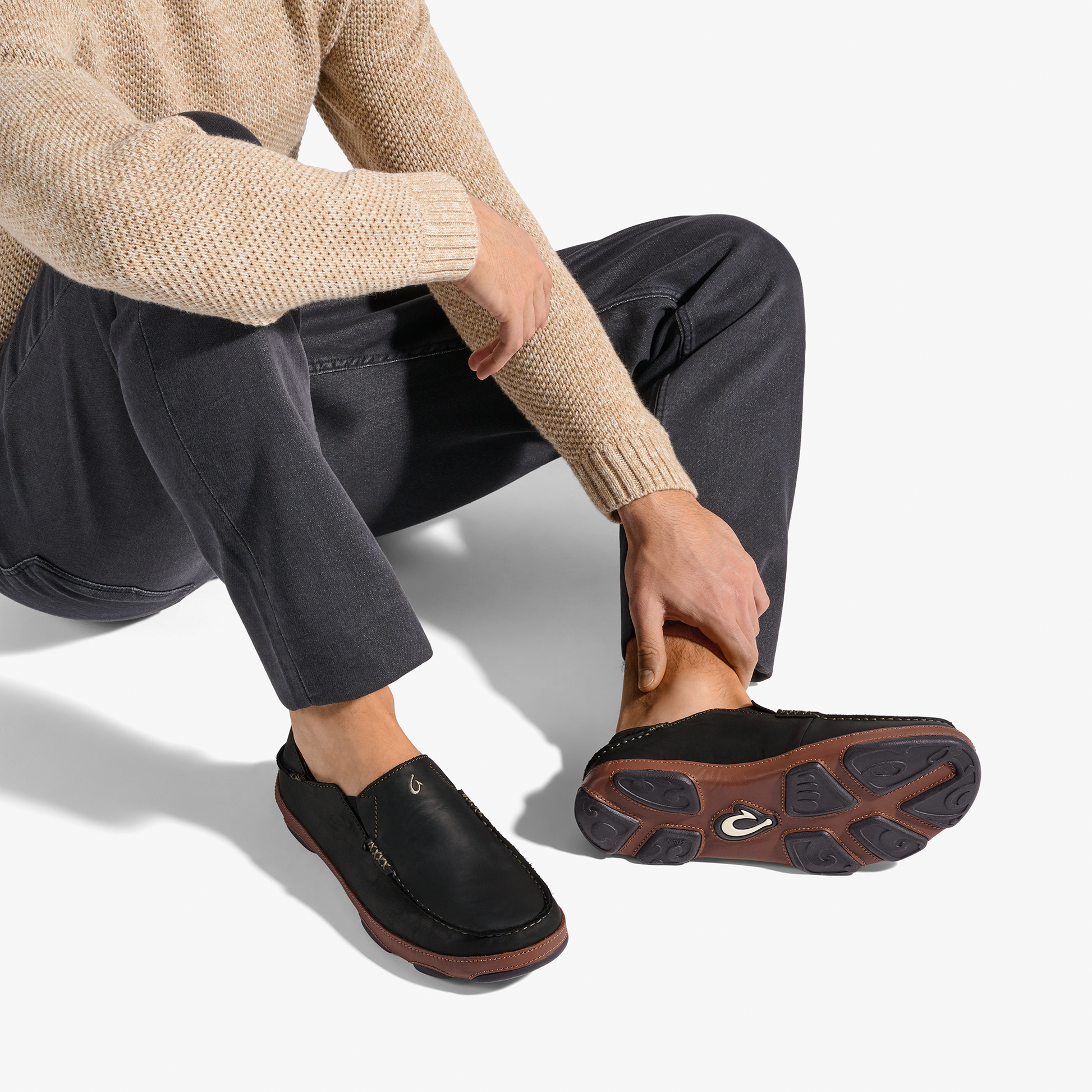 OluKai Moloā - Black / Toffee