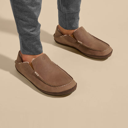 OluKai Moloā Slipper - Toffee / Dark Wood