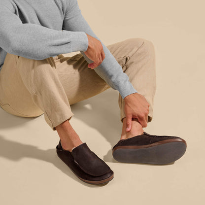 OluKai Moloā Slipper - Dark Wood