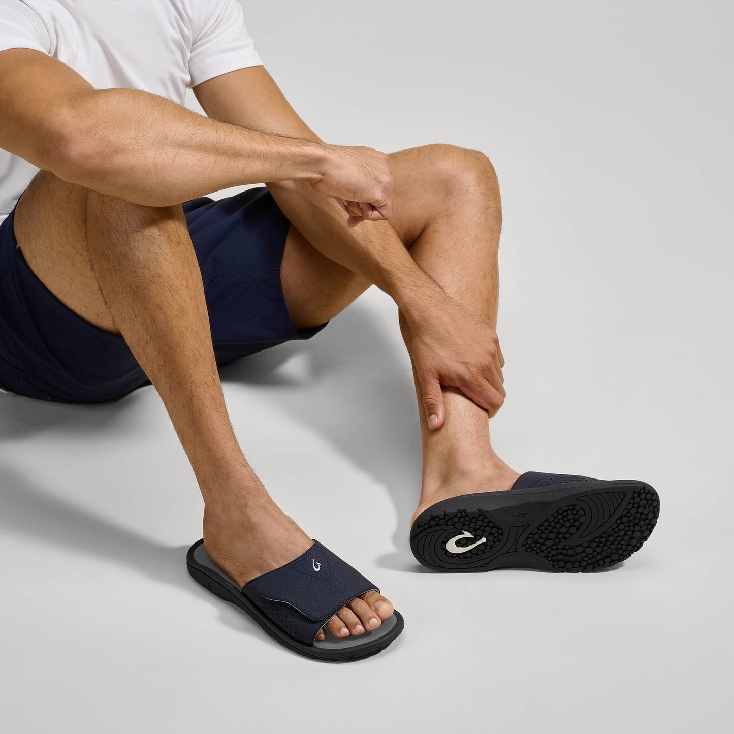OluKai Nalu Slide - Trench Blue / Charcoal