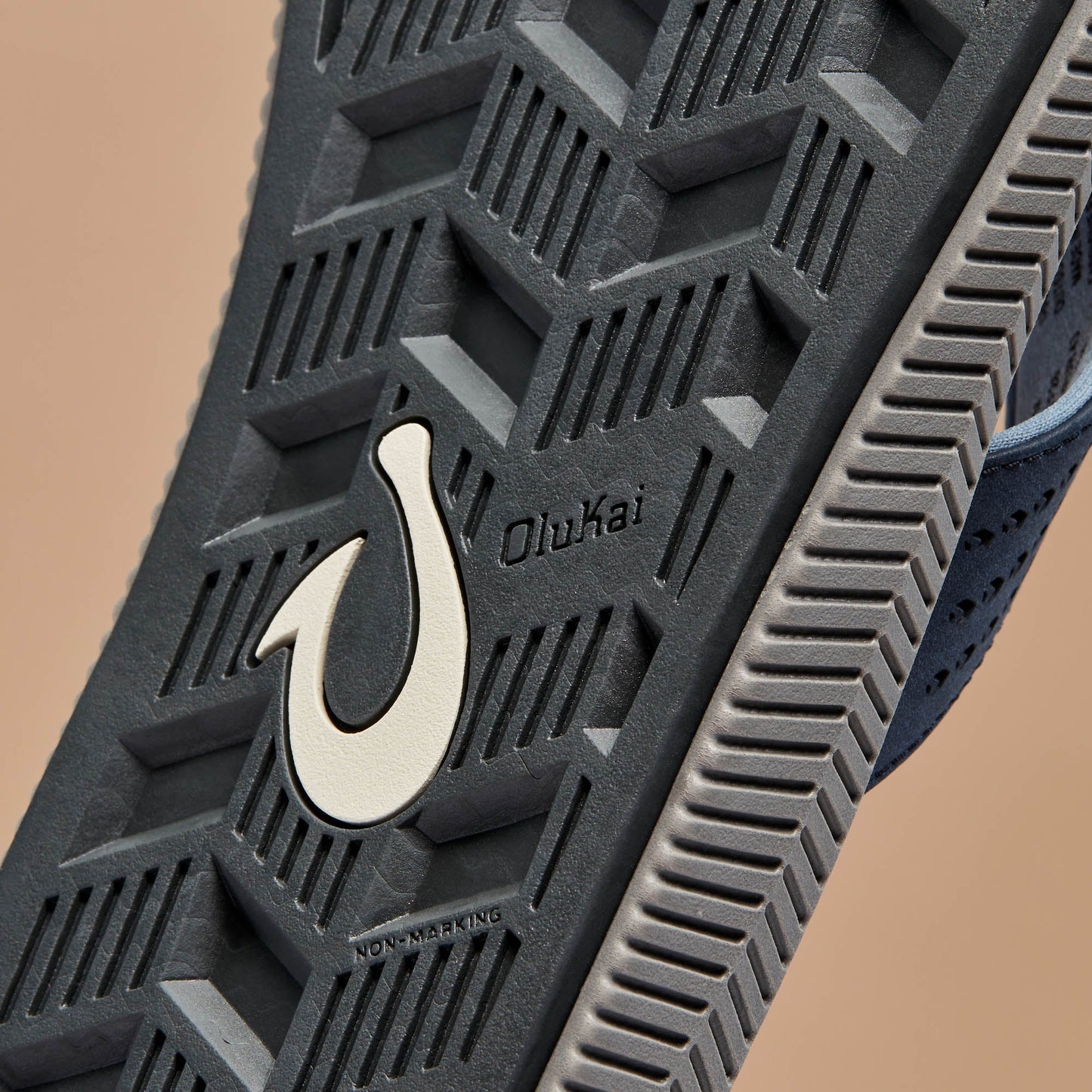 OluKai Ulele - Blue Depth / Charcoal