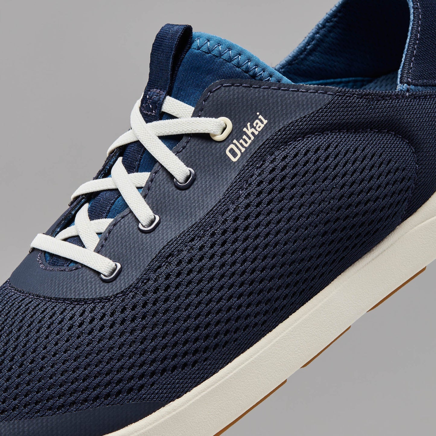 OluKai Moku Pae - Trench Blue / Off White