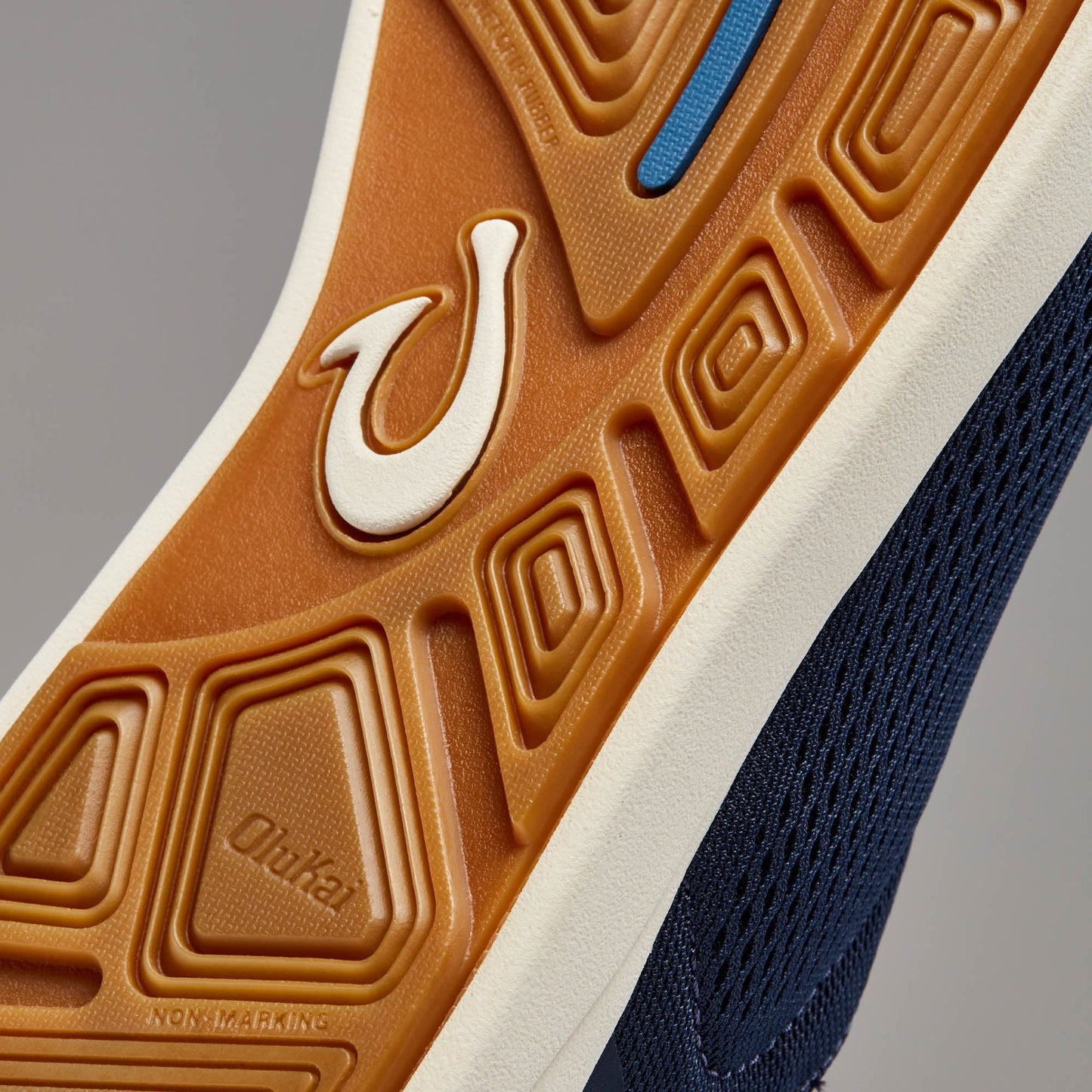 OluKai Moku Pae - Trench Blue / Off White
