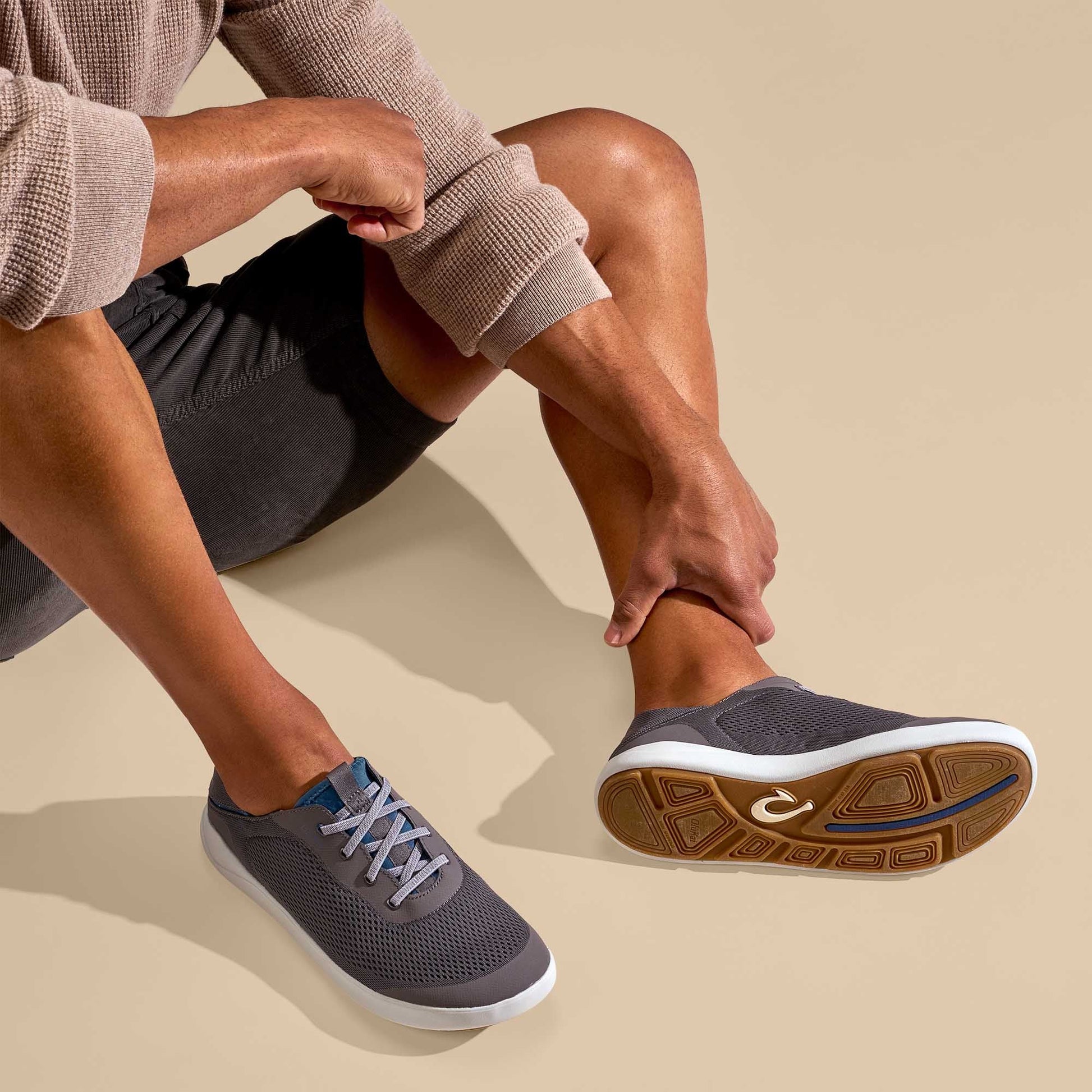 OluKai Moku Pae - Pavement / Vintage Blue
