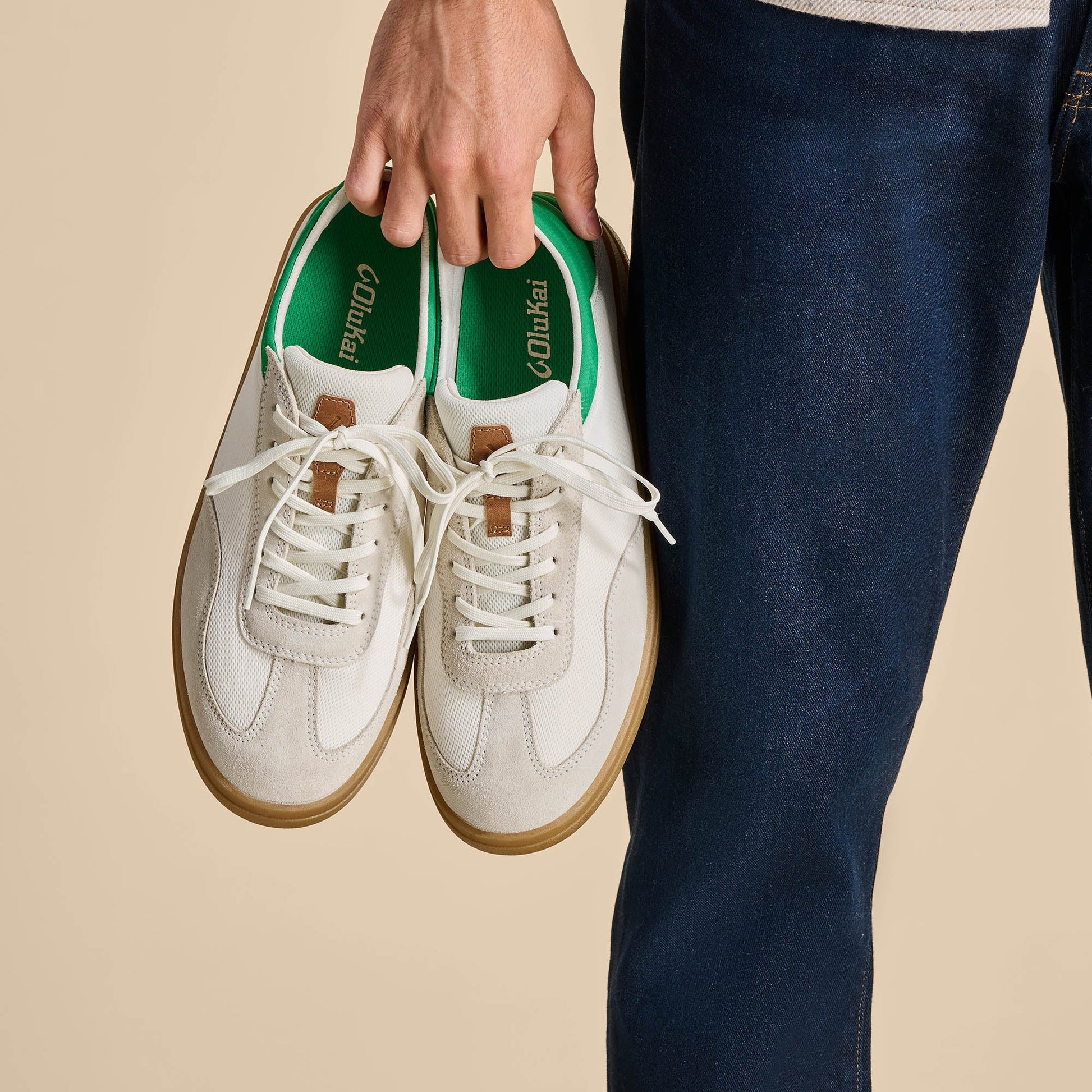 OluKai Pūnini - Off White / Bamboo