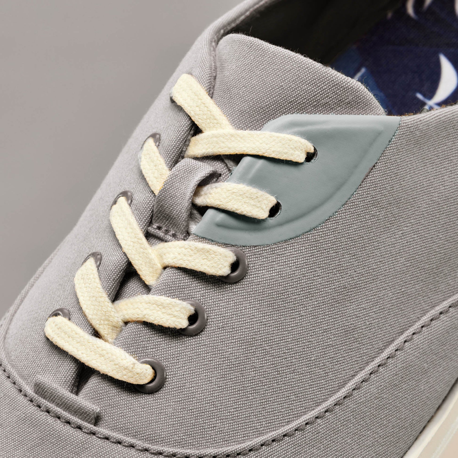 OluKai Tradewind - Cooler Grey