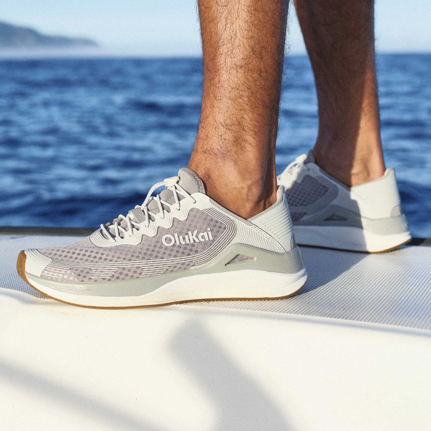 OluKai ‘Ahi - Ash / Sterling