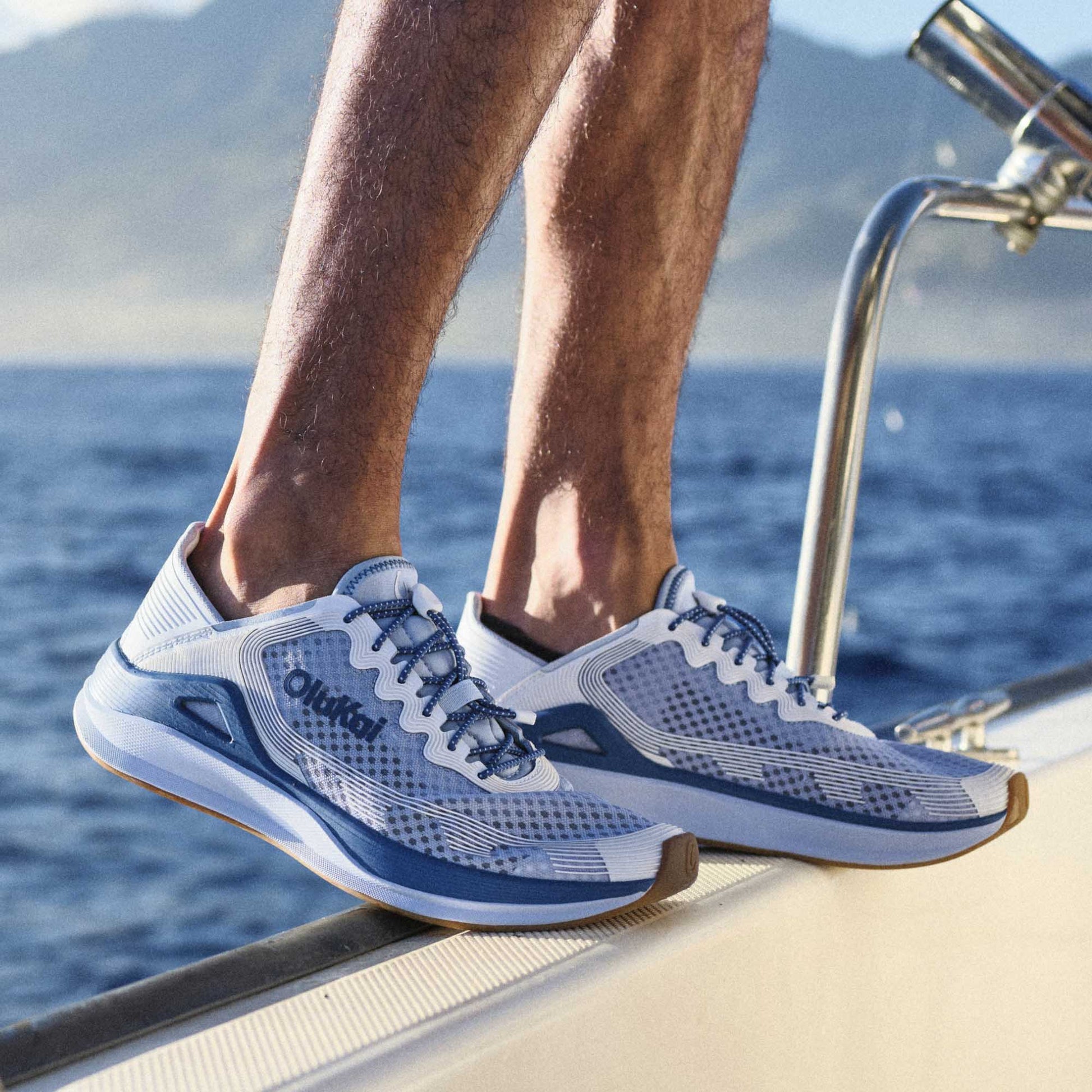 OluKai ‘Ahi - Blue Pearl / White Sand