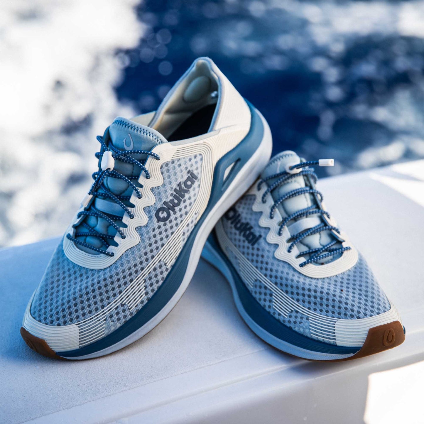 OluKai ‘Ahi - Blue Pearl / White Sand
