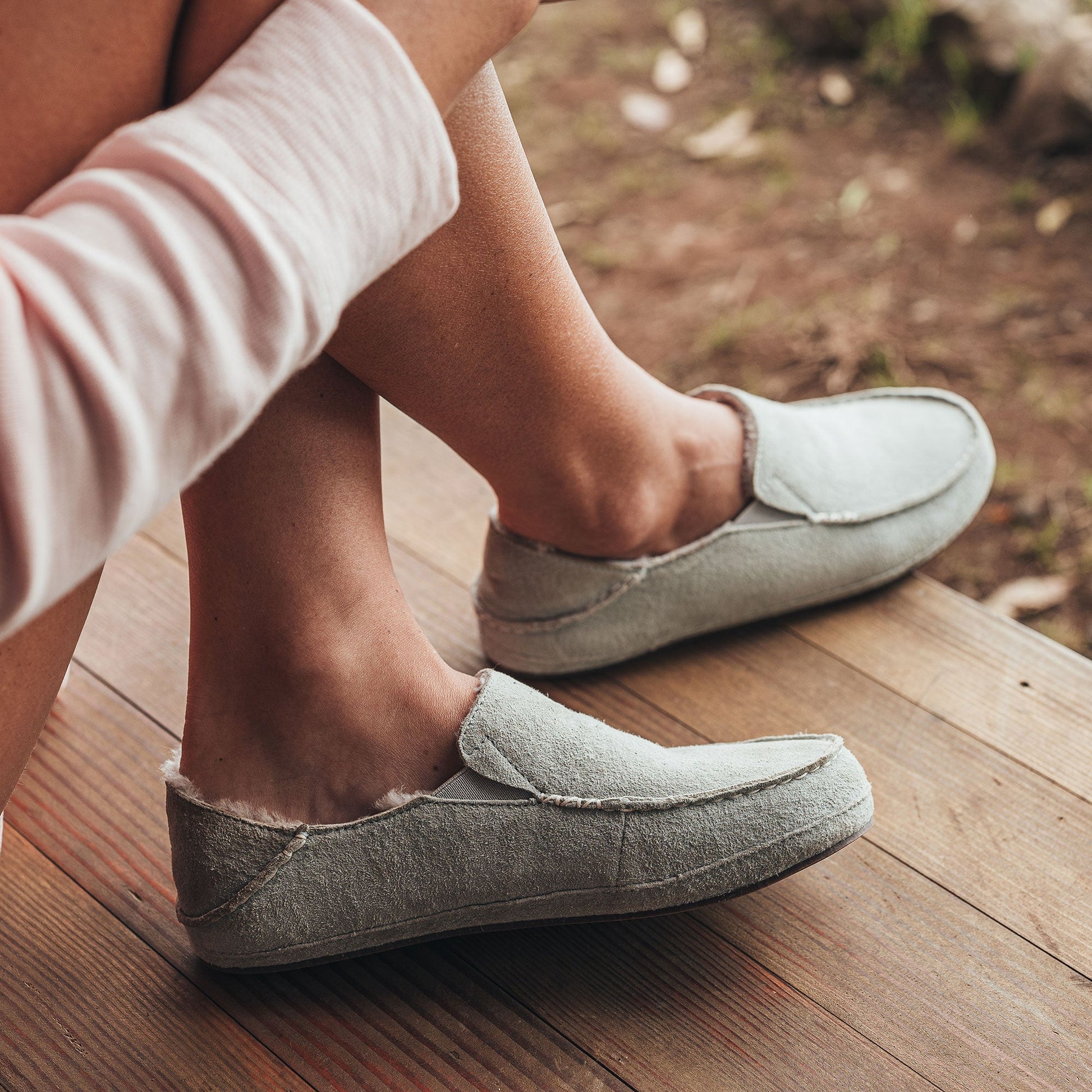 OluKai Nohea Slipper - Pale Grey