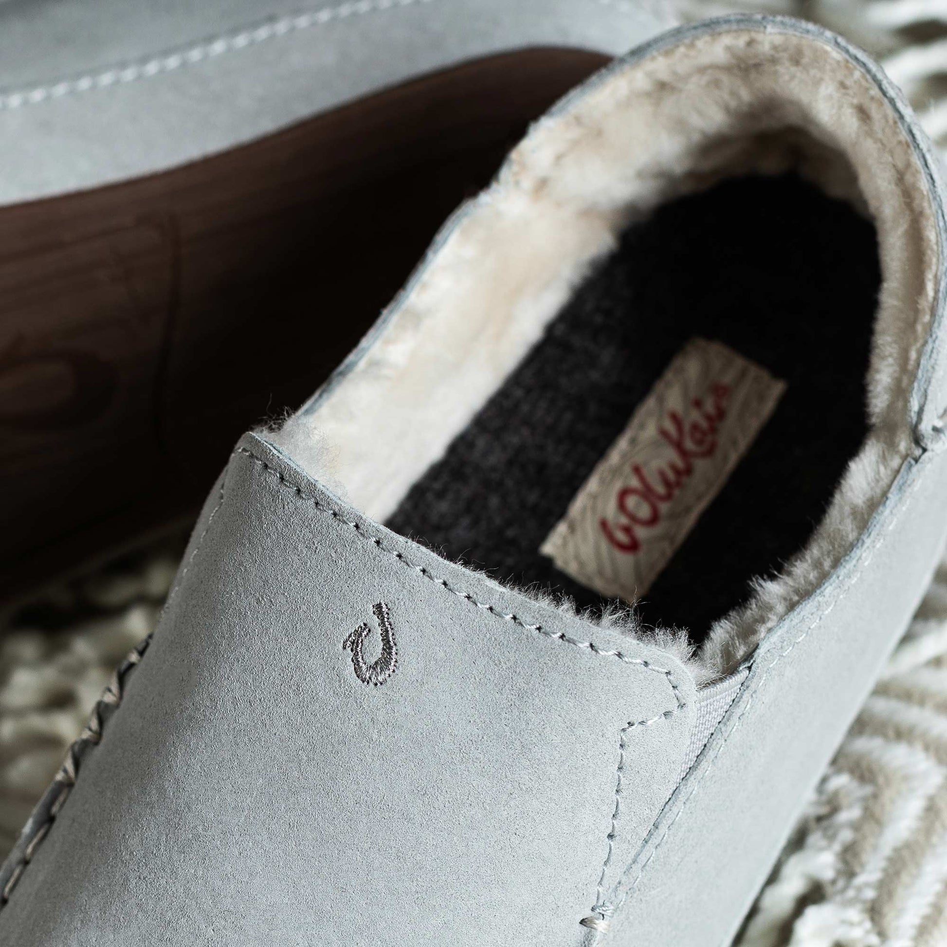 OluKai Nohea Slipper - Pale Grey