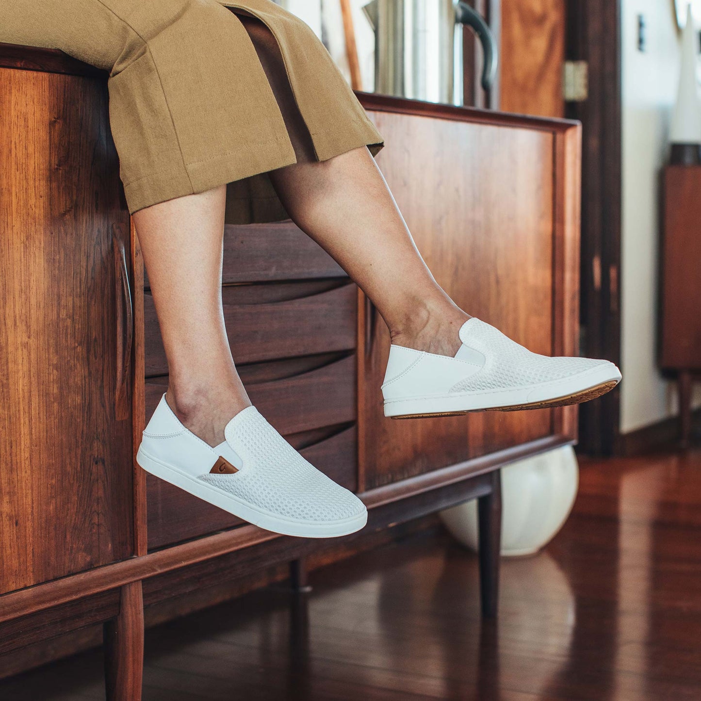 OluKai Pehuea - Bright White