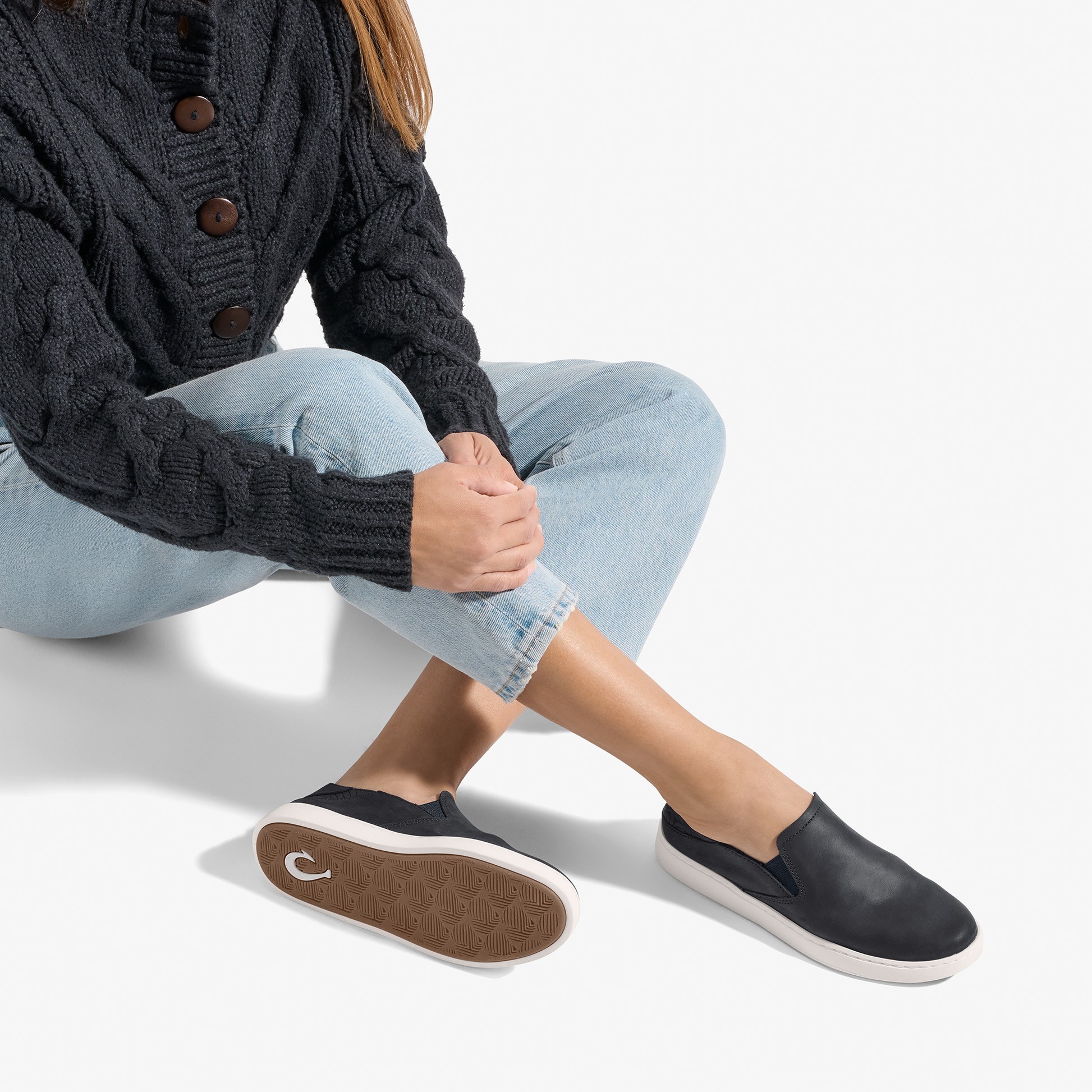 OluKai Pehuea Leather-Onyx / Onyx