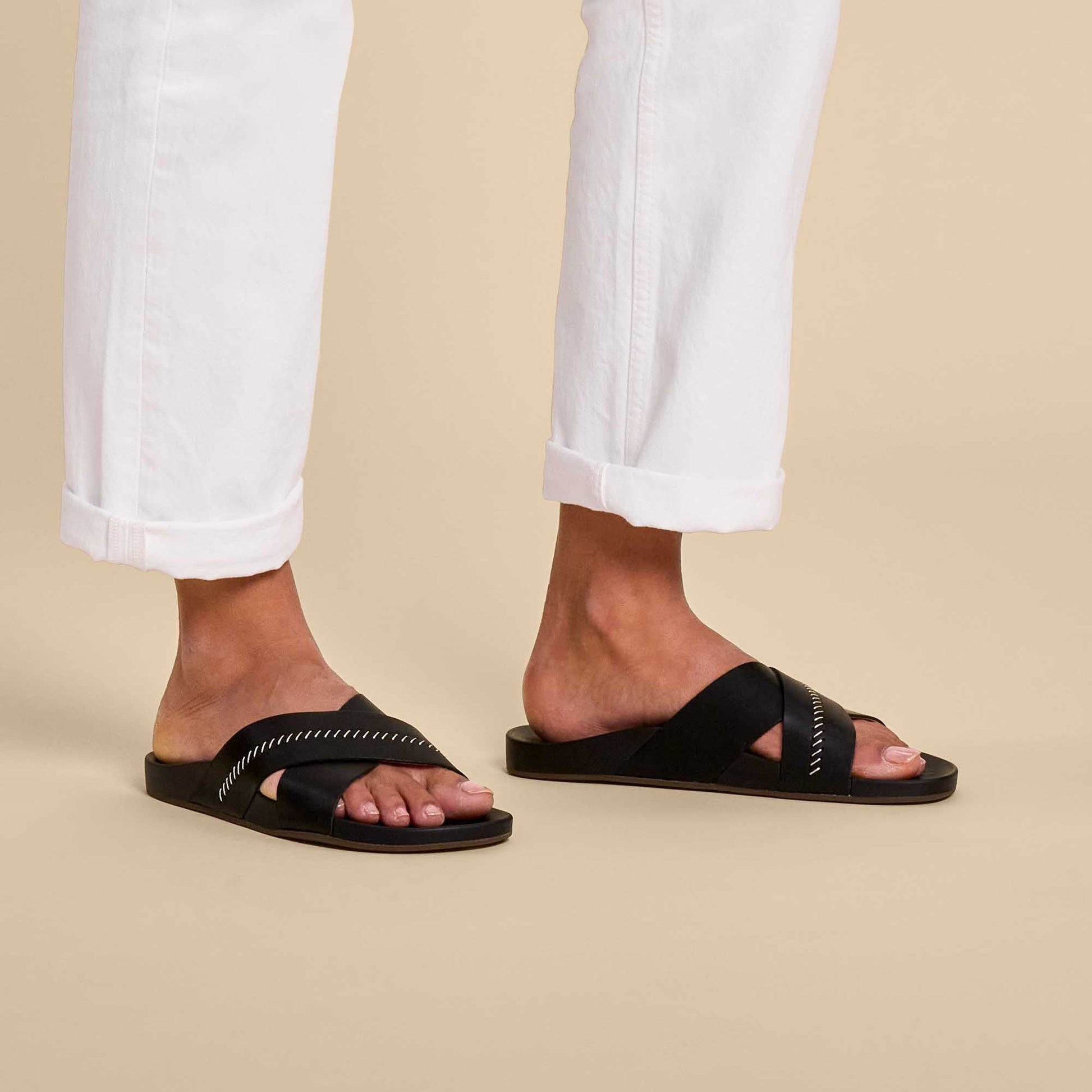 OluKai Kīpe‘a ‘Olu - Black