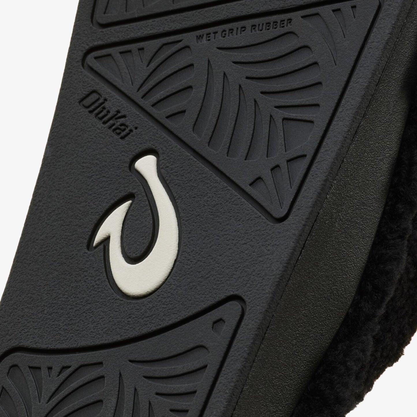 OluKai Kīpe'a Heu - Black