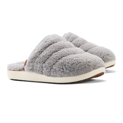 OluKai Pūpū Mua - Pale Grey