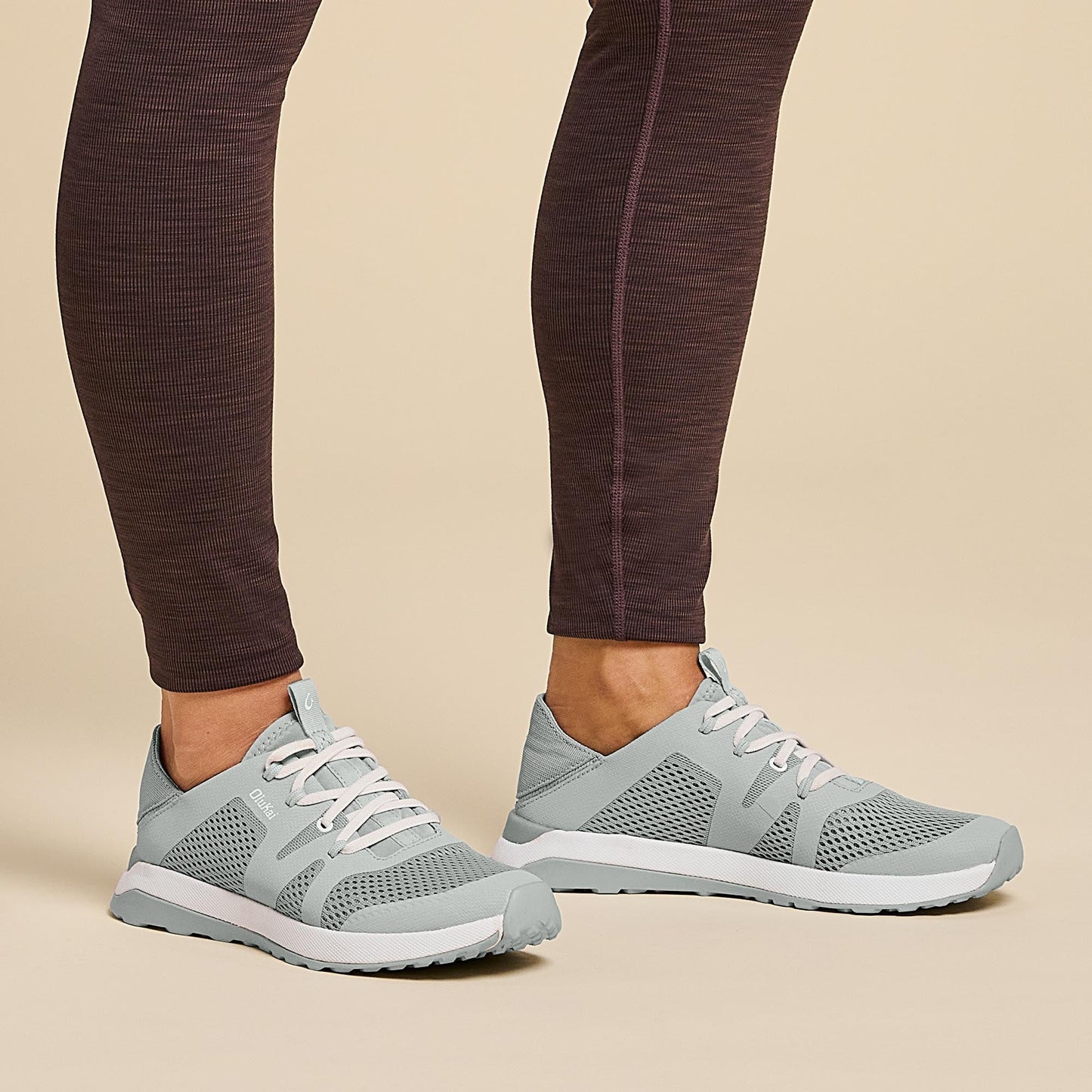 OluKai Huia - Pale Grey