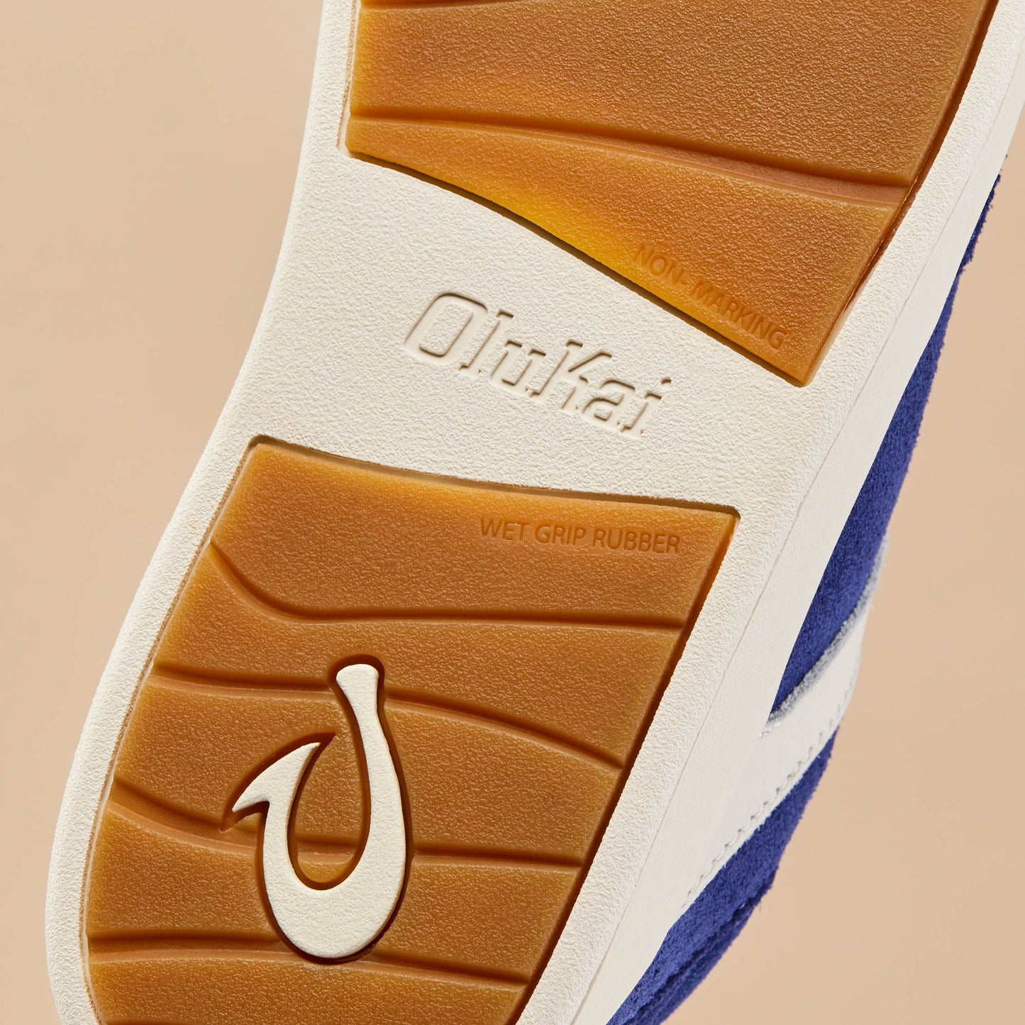OluKai Hā‘upu - Navy / Off White