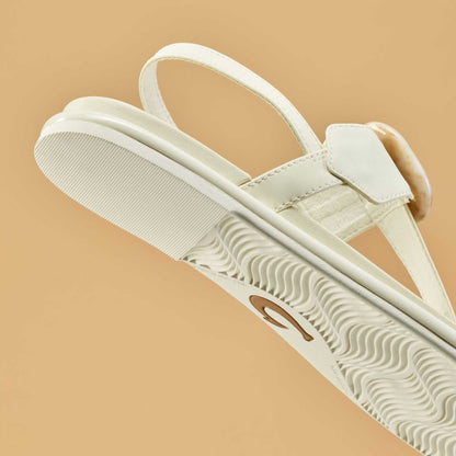 OluKai La‘i T–Bar - White Sand / White Sand