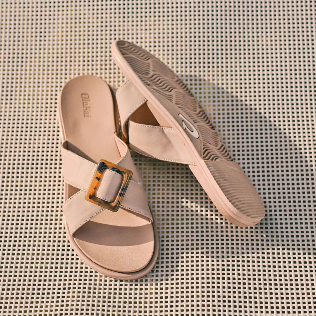 OluKai La‘i Slide - Taupe