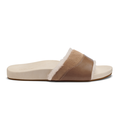 OluKai Hō‘ala Slide - Tan / Puka