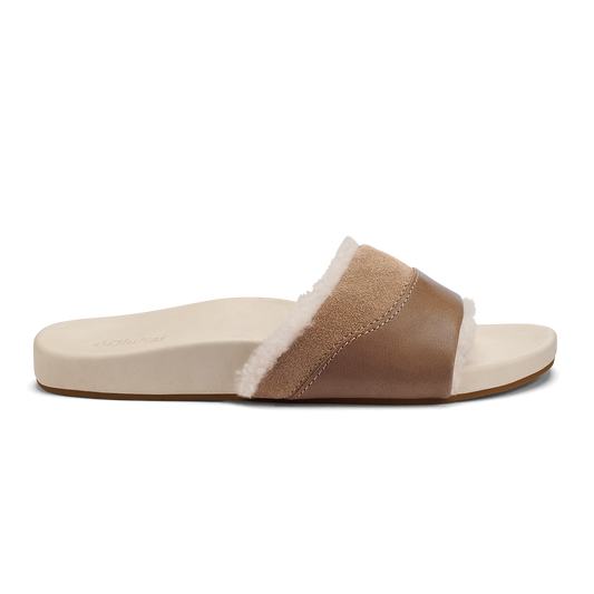 OluKai Hō‘ala Slide - Tan / Puka