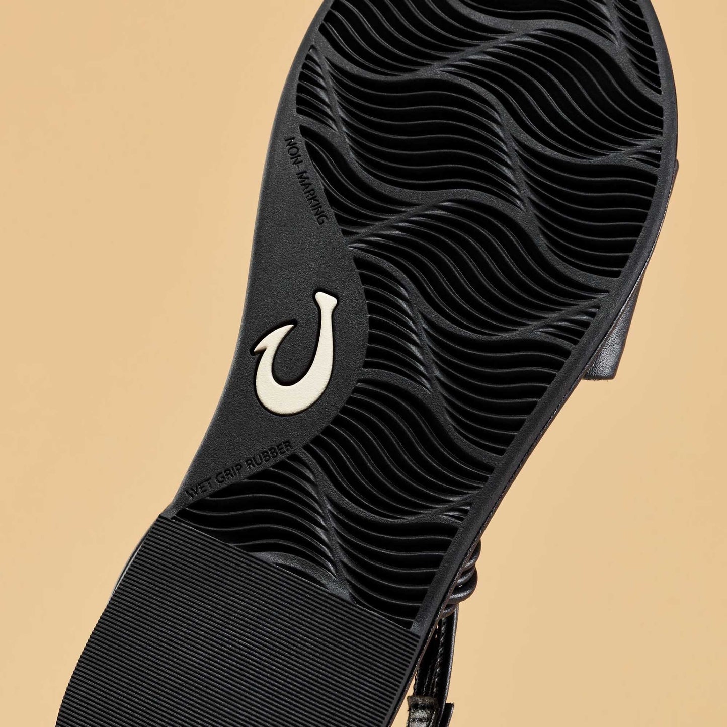 OluKai Tiare Wrap - Black