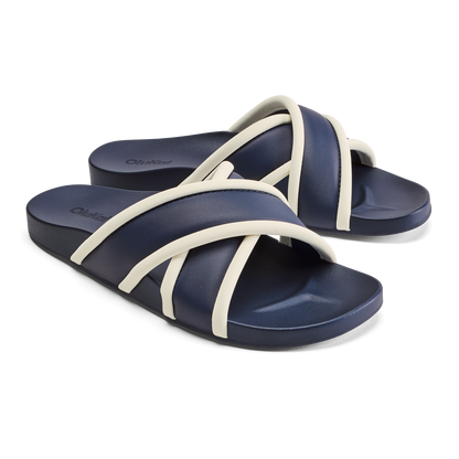 OluKai Ani - Mood Indigo / White Sand
