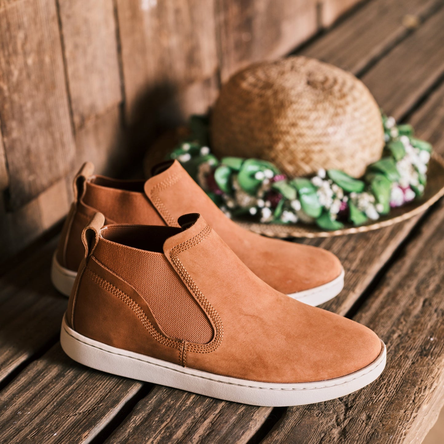 OluKai Pehuea Mid-Fox / Fox
