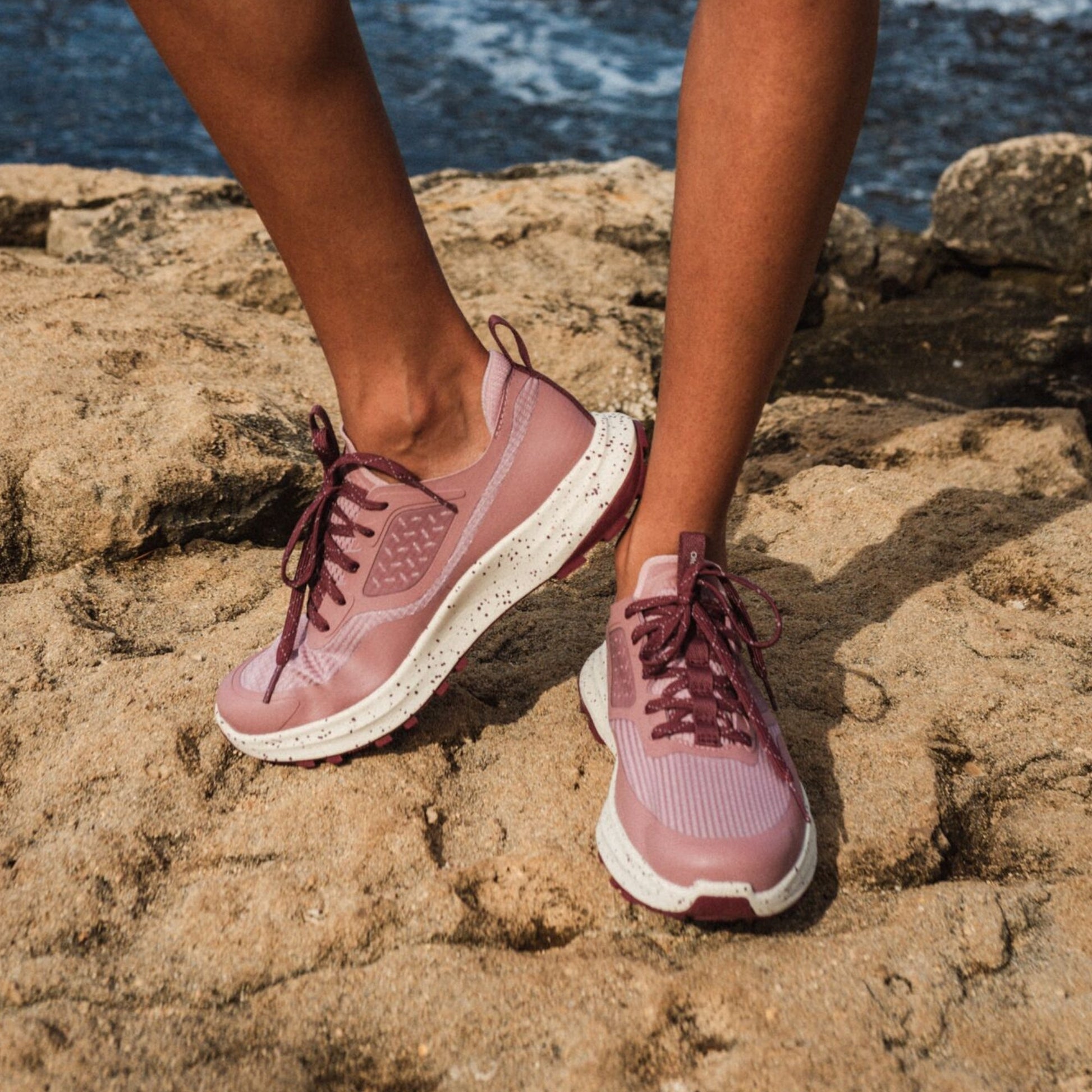 OluKai Makiki - Coral Rose / Coral Rose