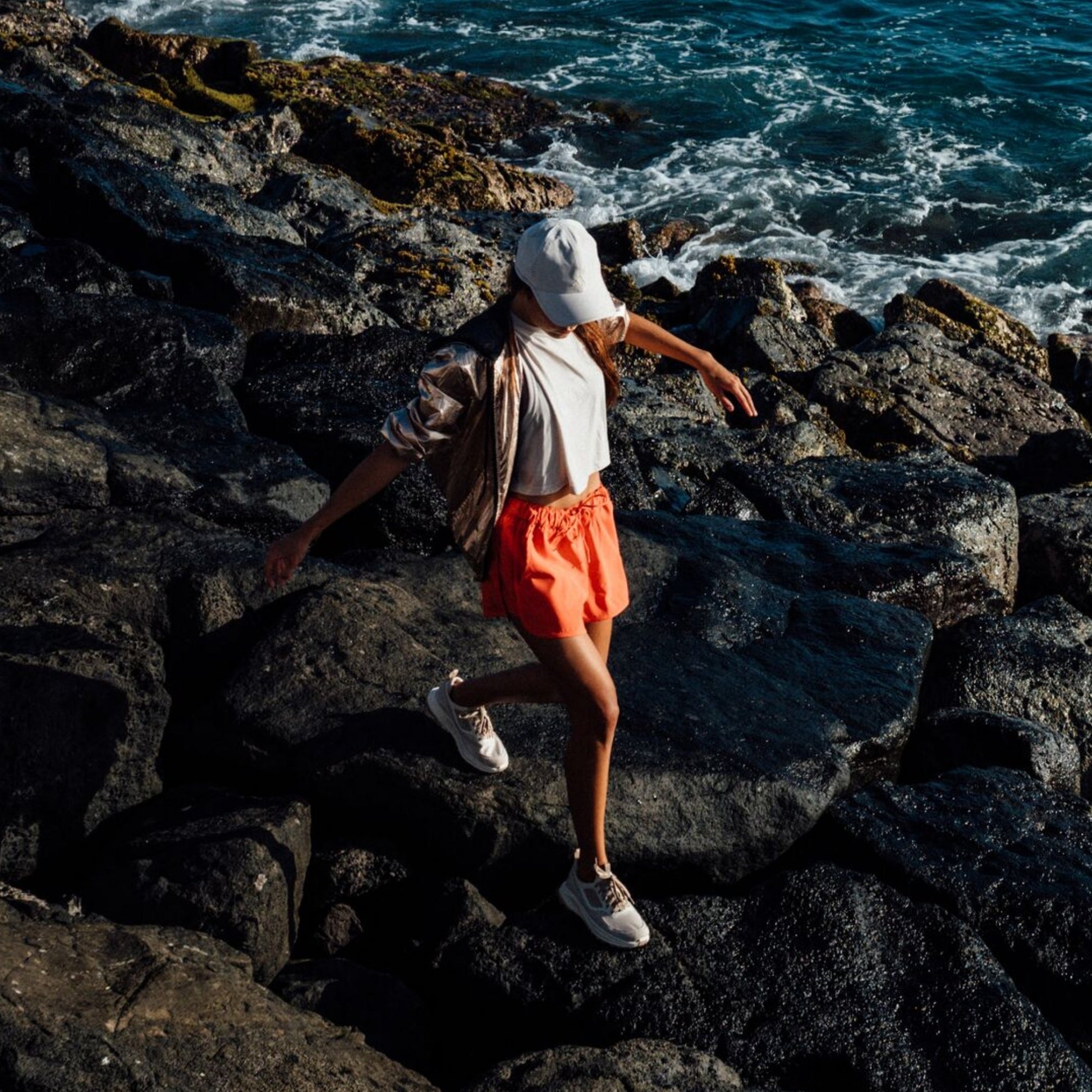 OluKai Makiki-White Sand / Tapa