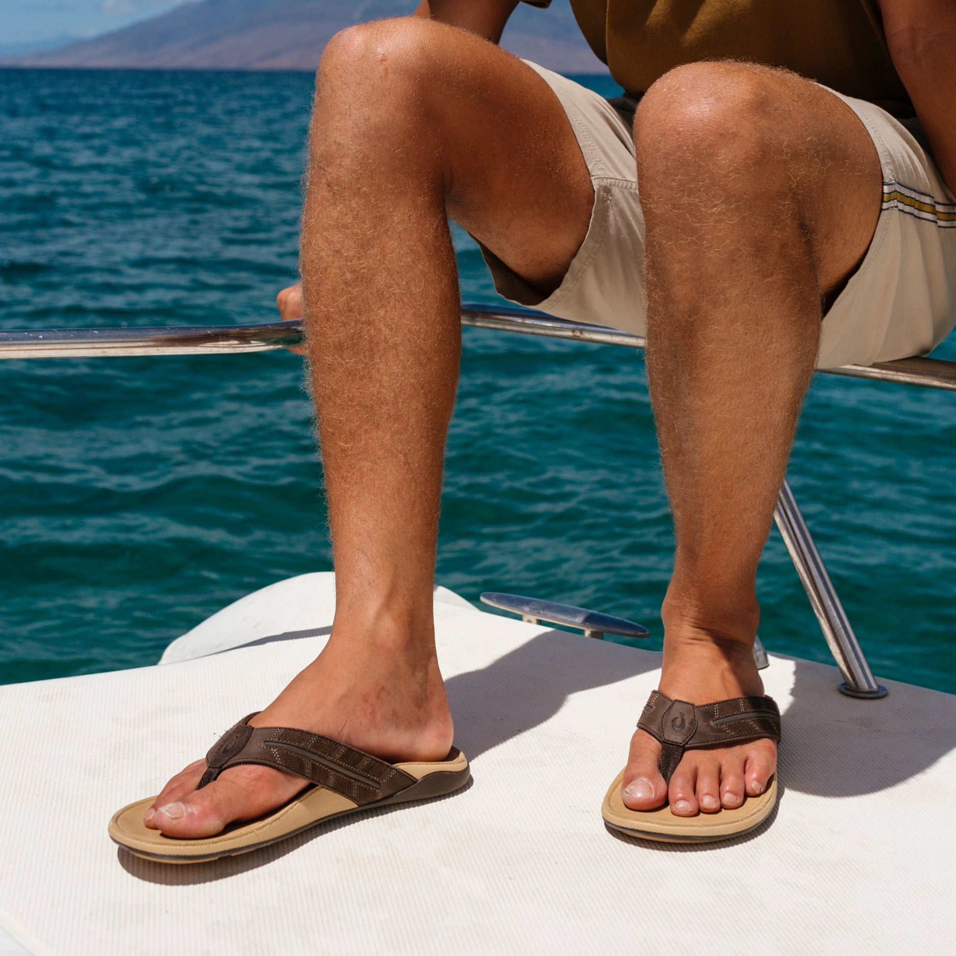 OluKai Tuahine Palm-Dk Java / Golden Sand