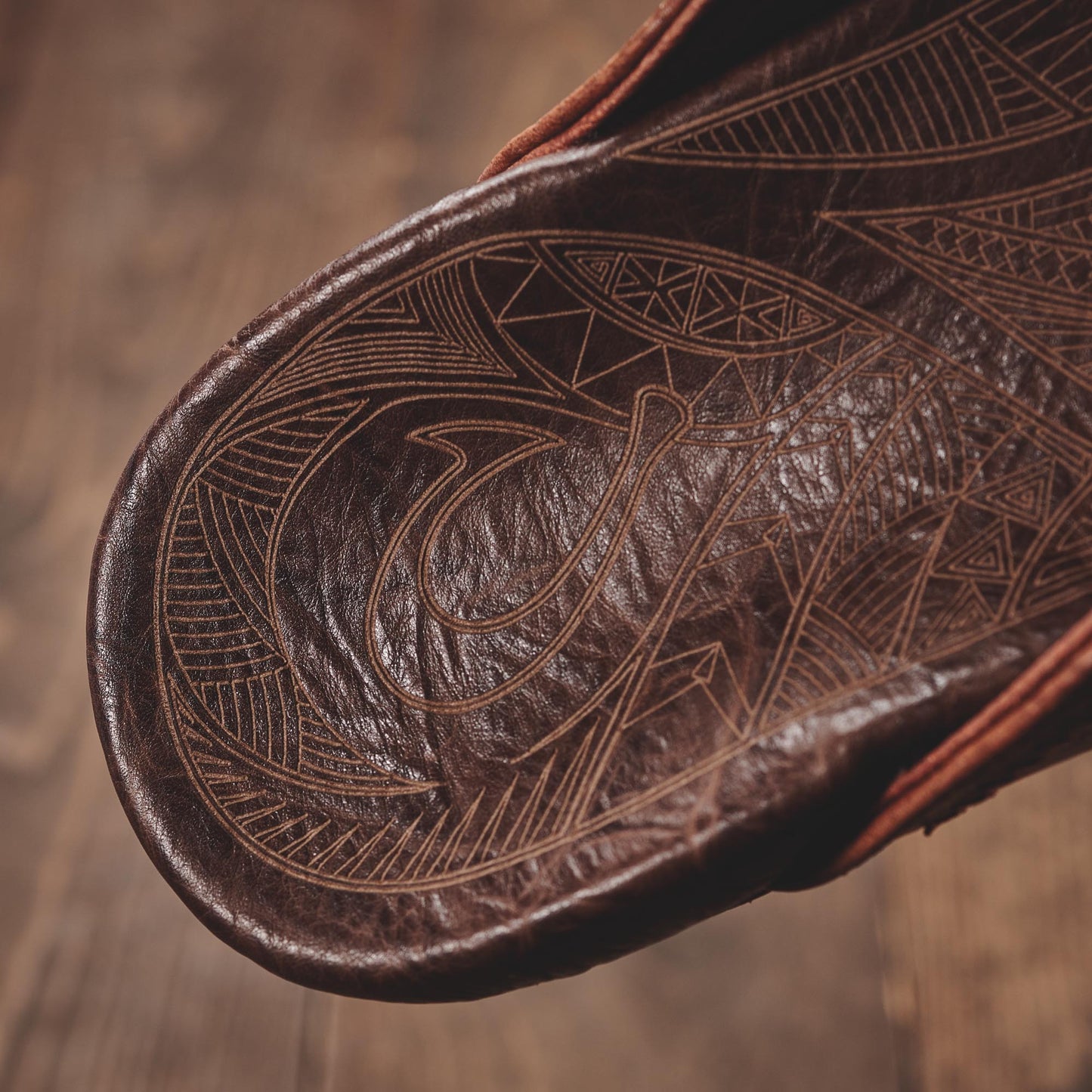 OluKai Hiapo - Rum / Dark Wood