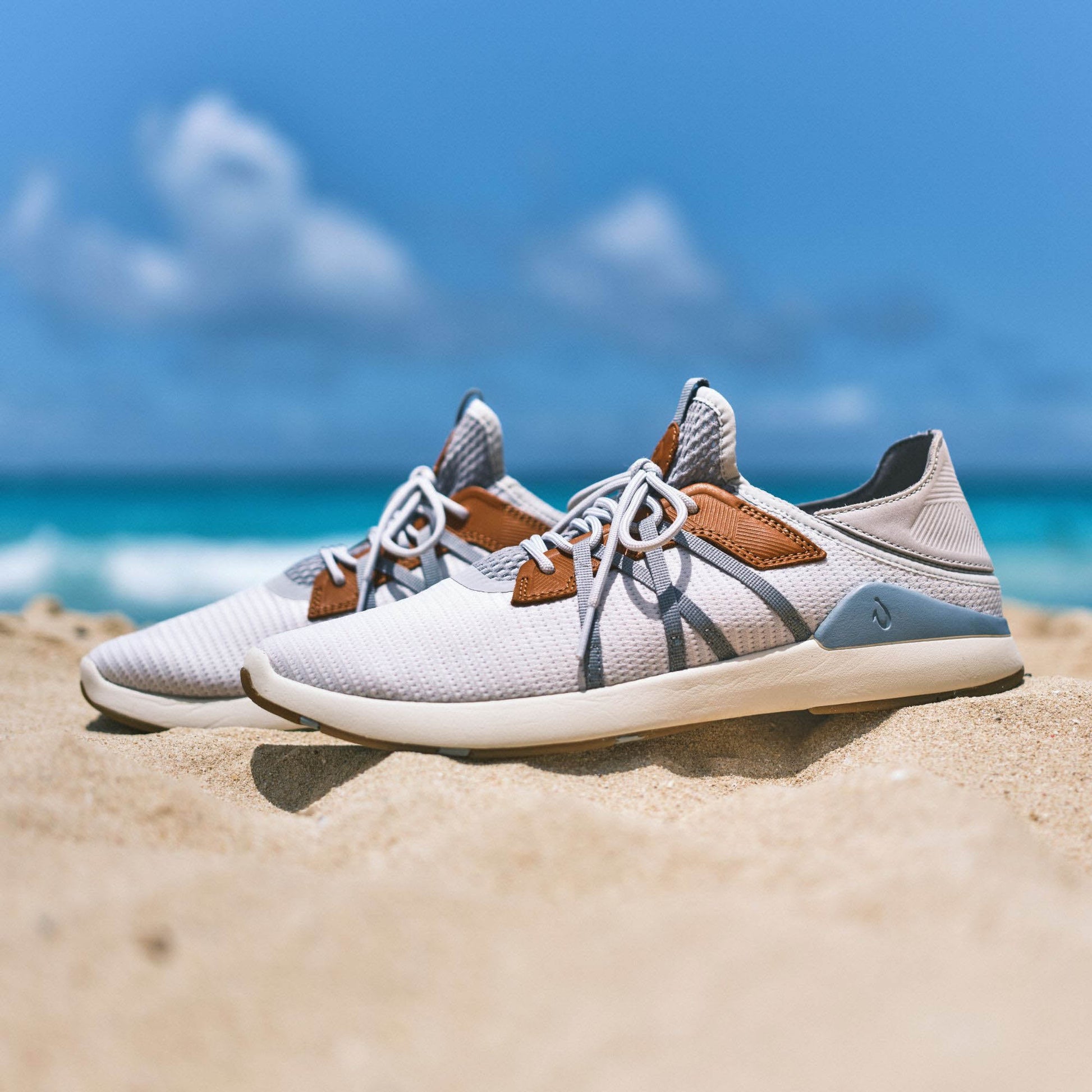 OluKai Mio Lī - Mist Grey / Poi