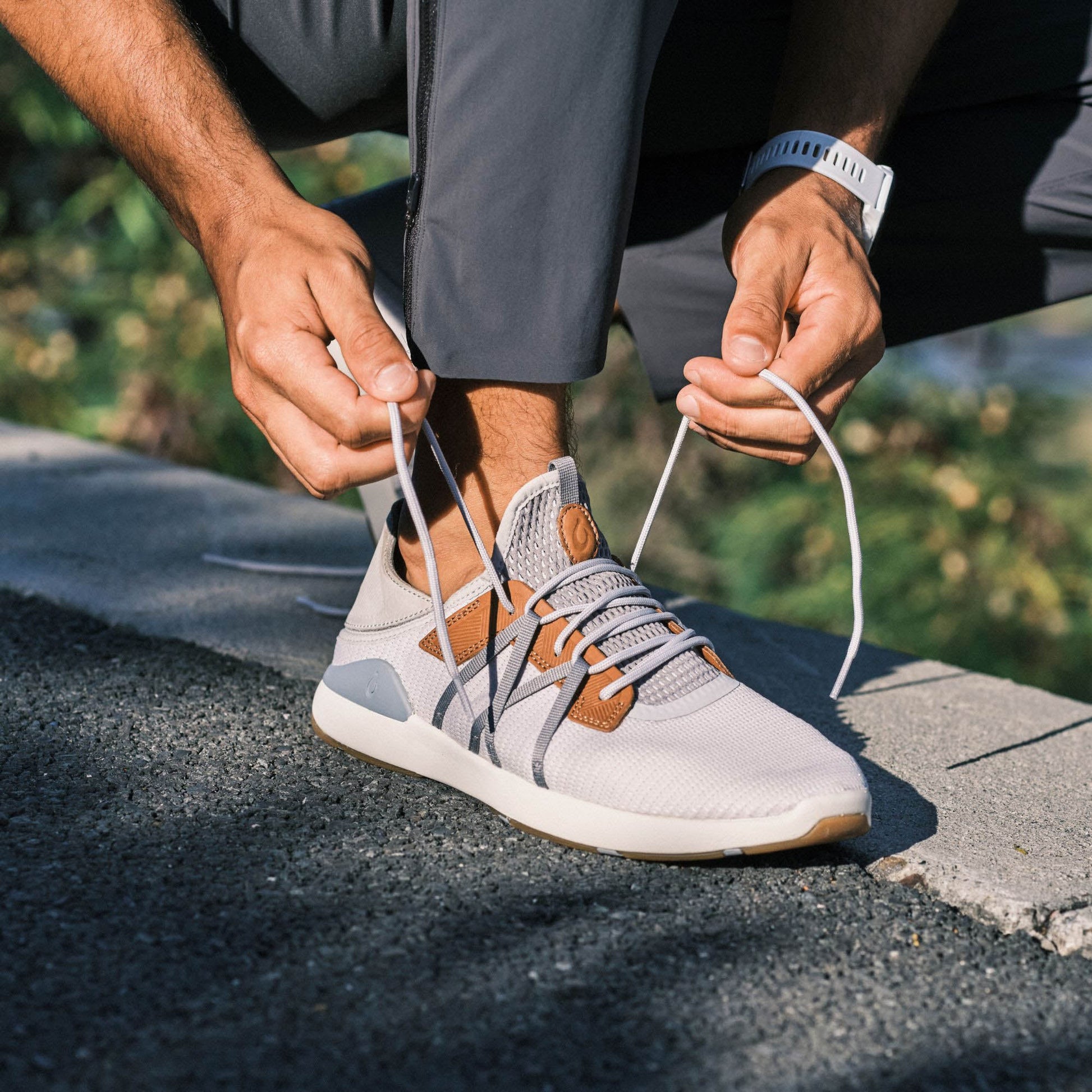 OluKai Mio Lī - Mist Grey / Poi