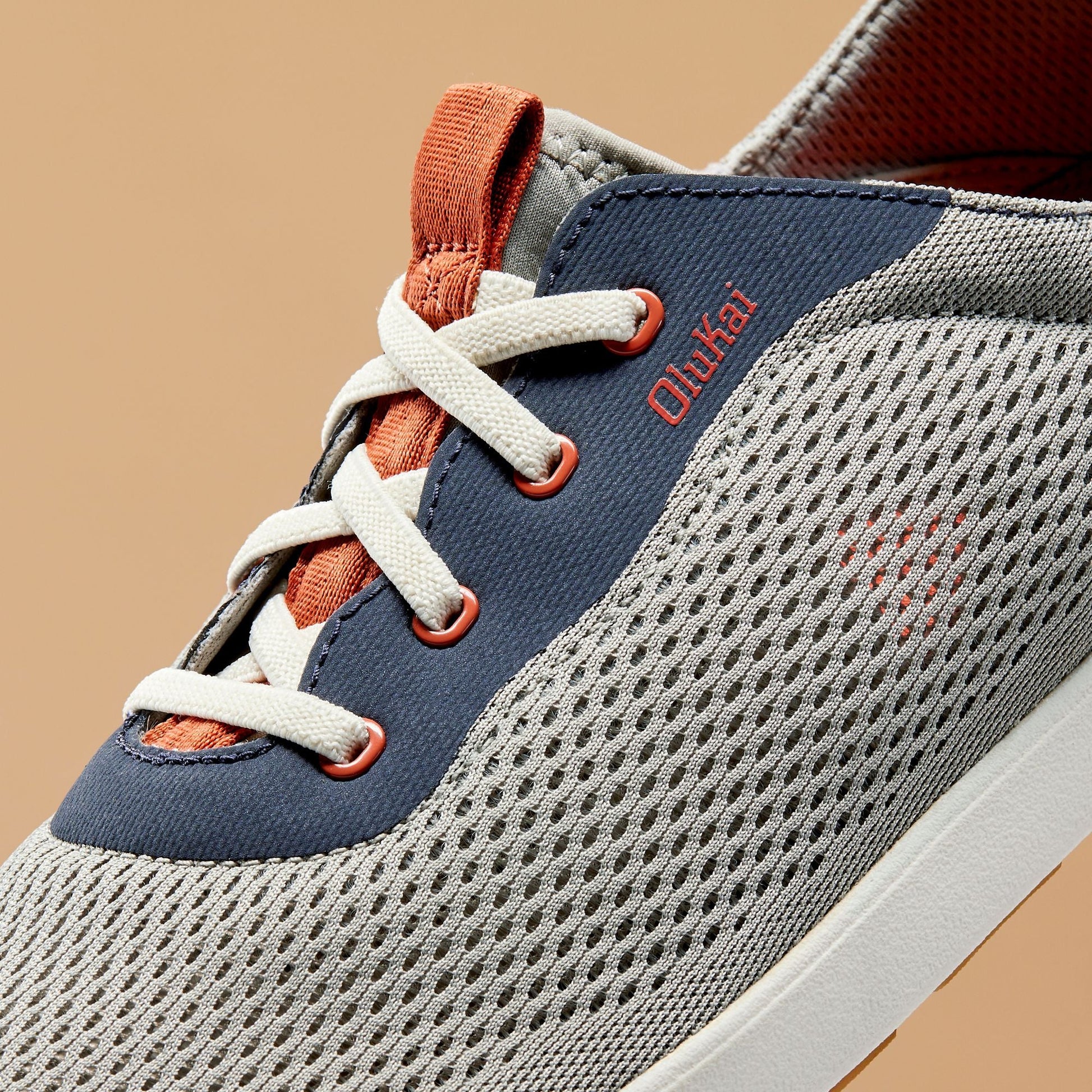 OluKai Moku Pae - Ash / Trench Blue