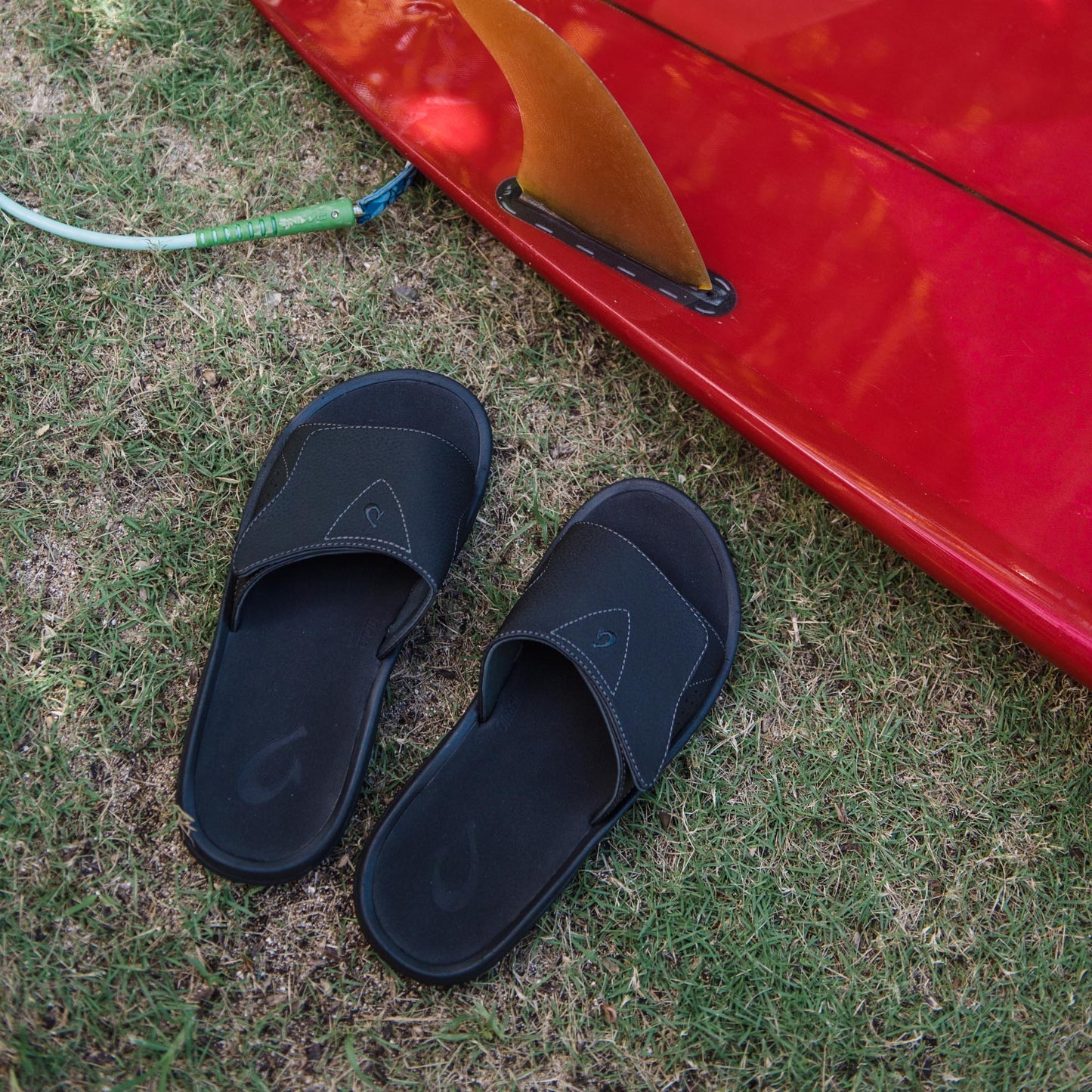 OluKai Nalu Slide - Black