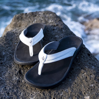 OluKai ‘Ohana - White / Black