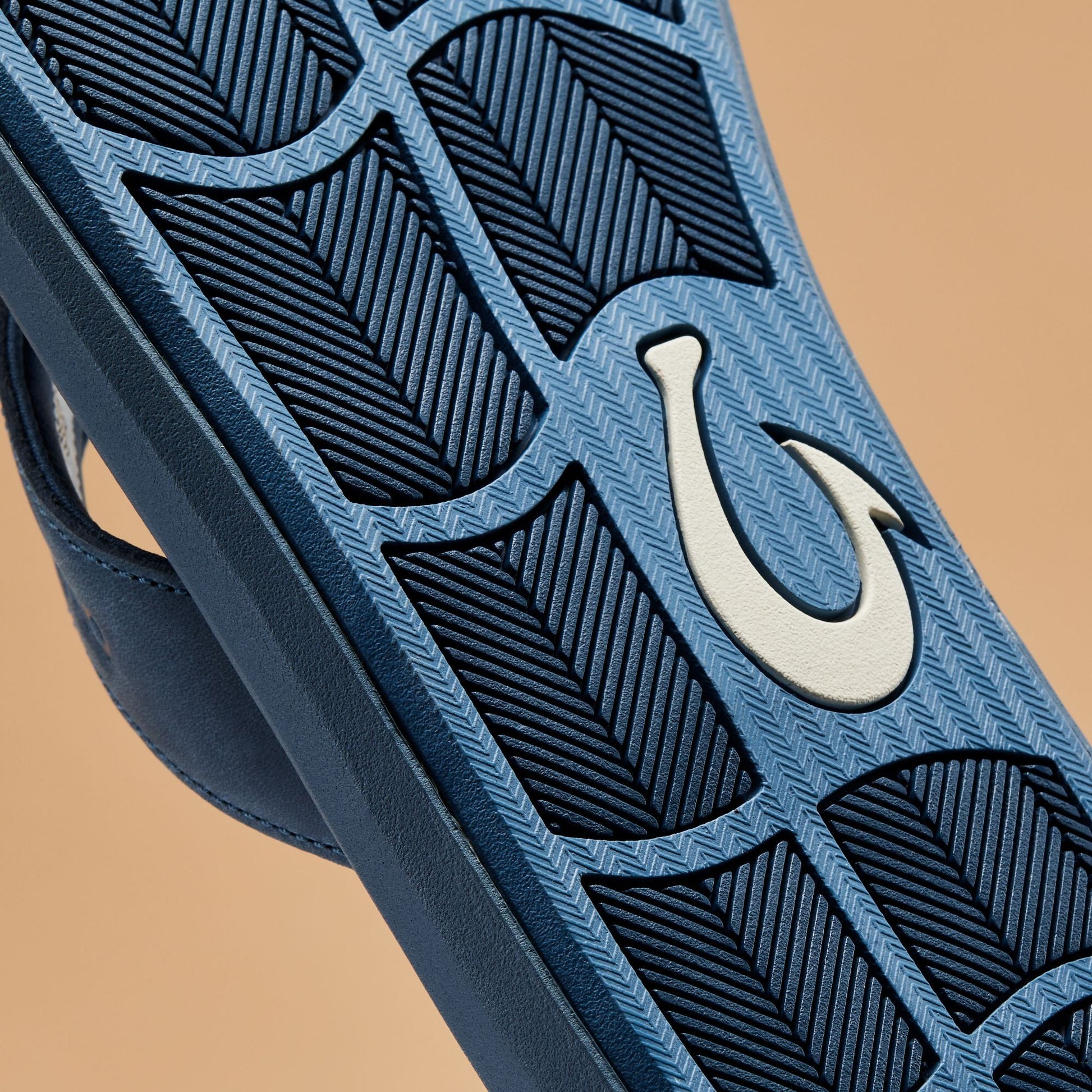 OluKai Pili - Blue Fog / Coastal Blue
