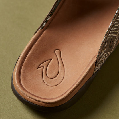 OluKai Tuahine - Hunter / Golden Sand