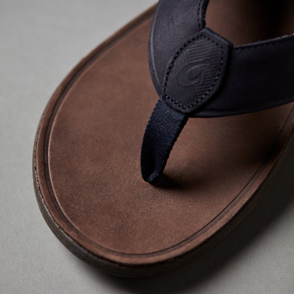 OluKai Tuahine - Trench Blue / Dark Wood
