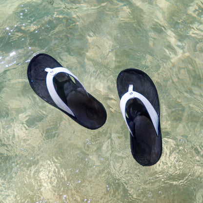 OluKai ‘Ohana - White / Black